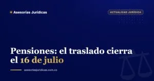 Persona adulta revisa documentos de pension junto a un calendario que marca el mes de julio